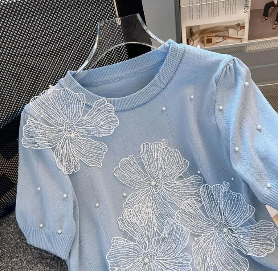 Loose Short-Sleeved Lace Sweater with Elegant Floral Appliques