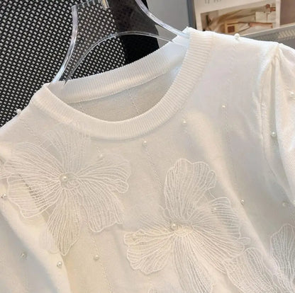 Loose Short-Sleeved Lace Sweater with Elegant Floral Appliques