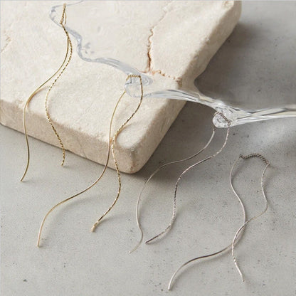 Wavy Long Dangle Earrings | Delicate Curve & Swing -  Écru Doux