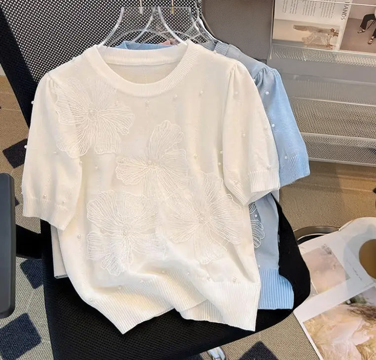 Loose Short-Sleeved Lace Sweater with Elegant Floral Appliques